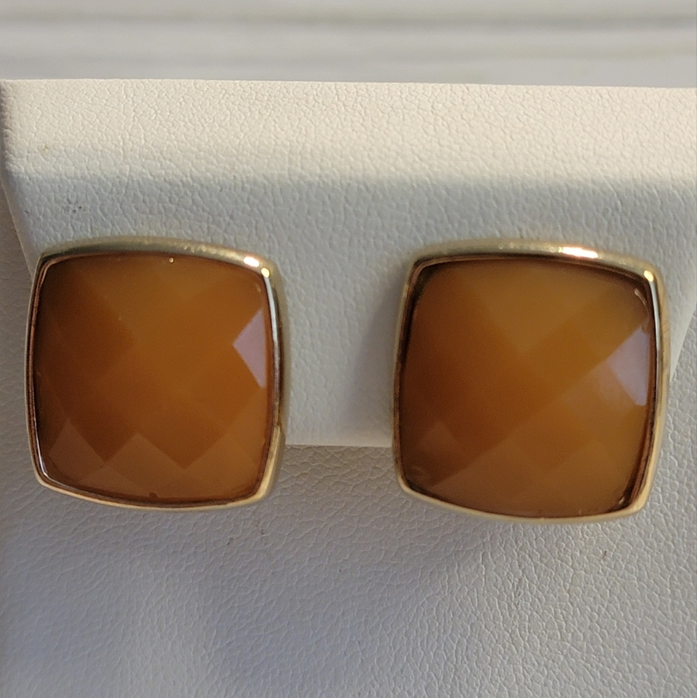 Vintage Monet Gold Tone Butterscotch Faceted Cabochon Clip On Earrings